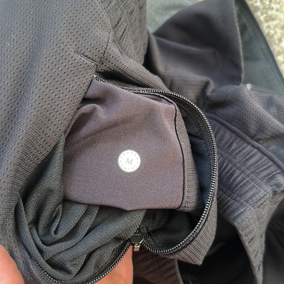 Mens Medium LULULEMON CAPACITY PANT 29.5” inseam - Picture 5 of 5